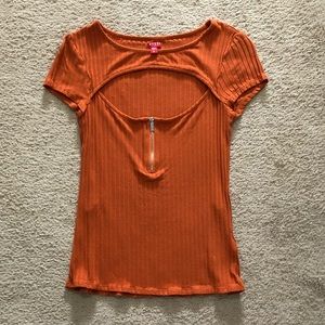 Burnt orange guess top